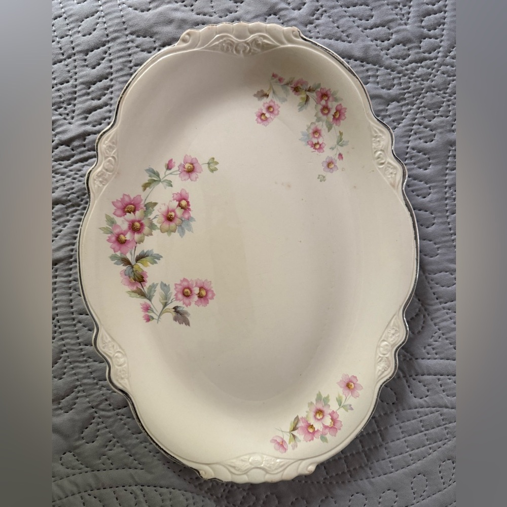 Homer Laughlin Virginia Rose 11.5 x 9 x1 “Oval Serving Platter Flowers
H46 N8